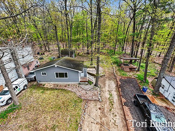 3rd image of 16950 Shawano Dr NE