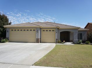 908 Kelsey Ct, Shafter, CA 93263