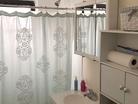 3rd image of 108 Longwood Ave APT 1