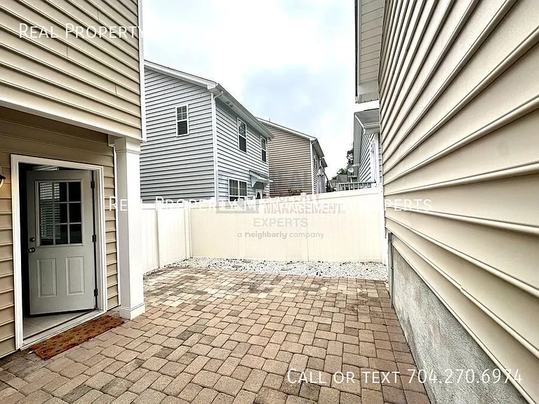 13102 Heath Grove Dr — Photo 15
