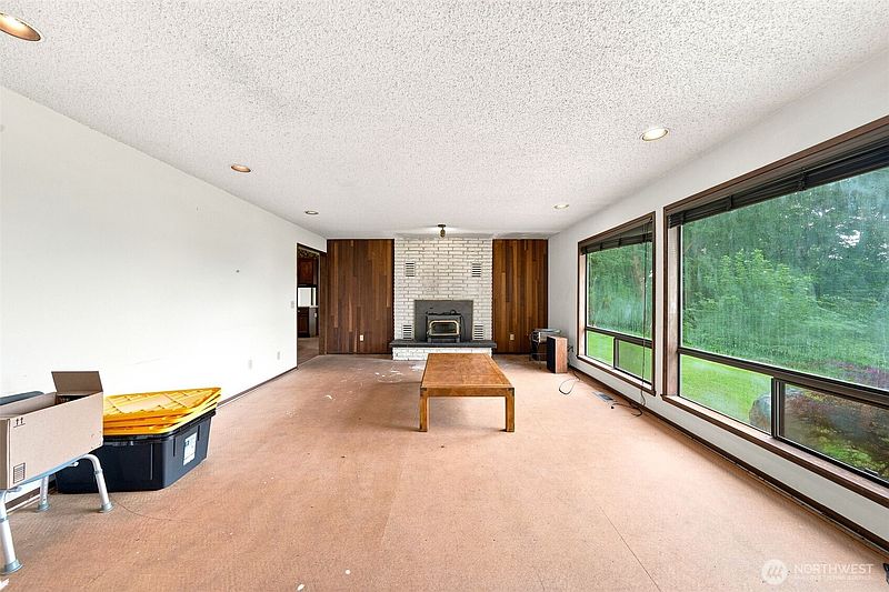 3rd image of 830 236th Street NW