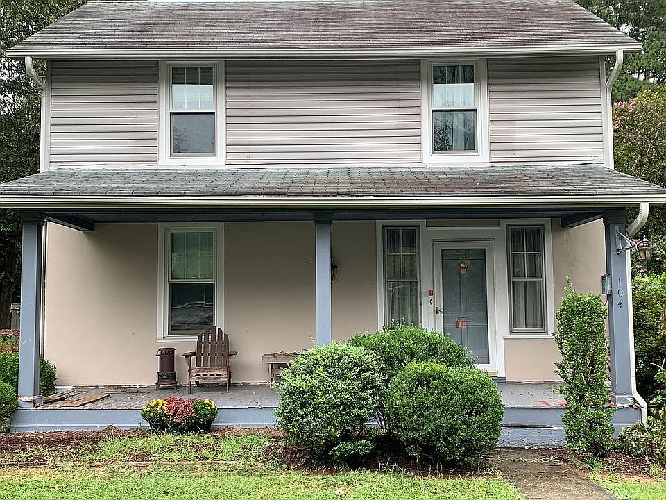 2nd image of 104 N Confederate Ave