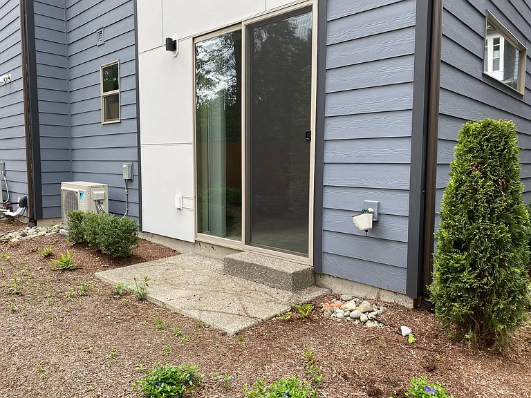 6867 NE 170th St #101 — Photo 24