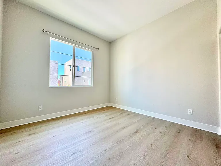 333 Sawbuck — Photo 35