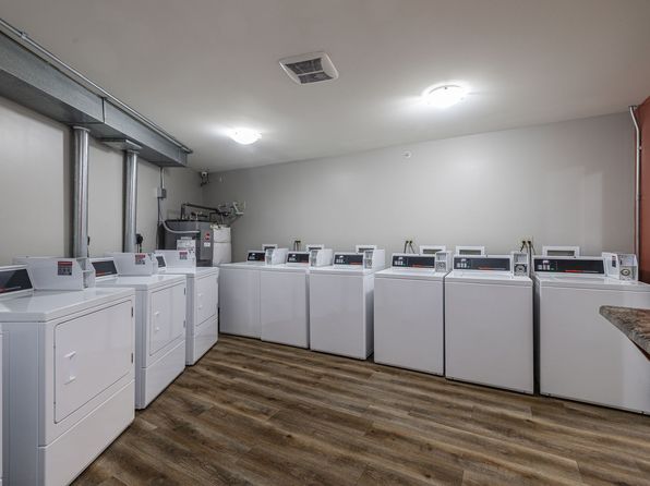 140 W School St #5125