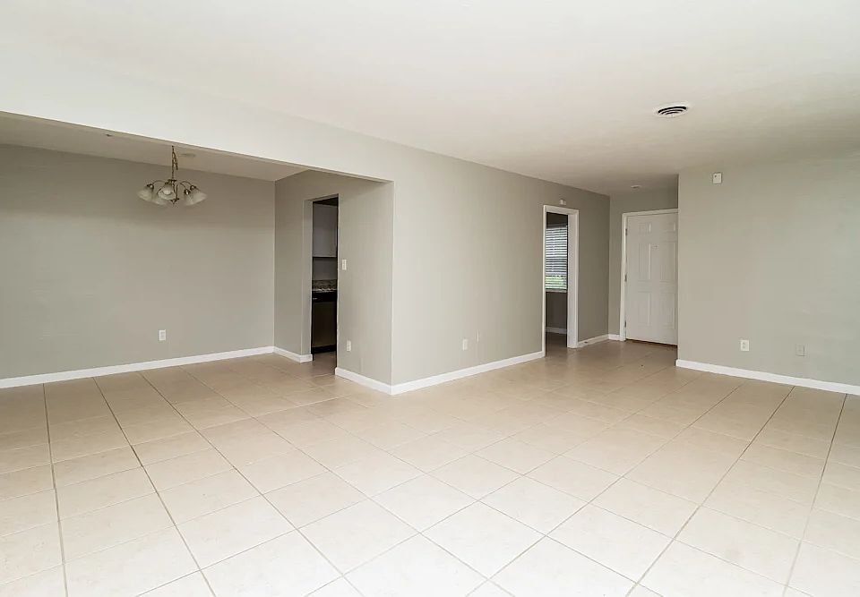 1st image of 3382 Bougainvillea Dr