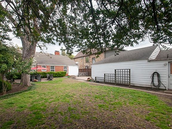 4th image of 4109 Southwestern Blvd