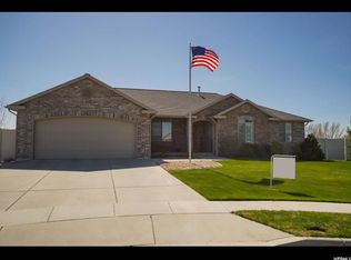 934 N 1445 W, Clinton, UT 84015