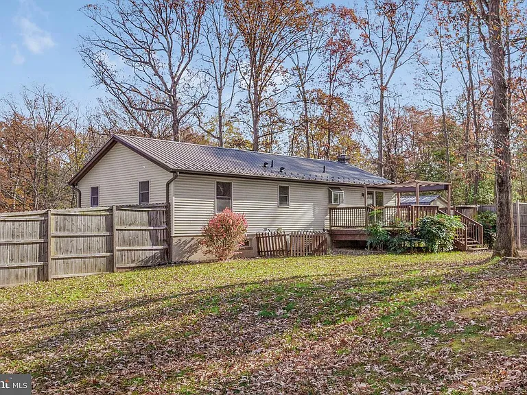 22397 Armstrong Dr — Photo 9