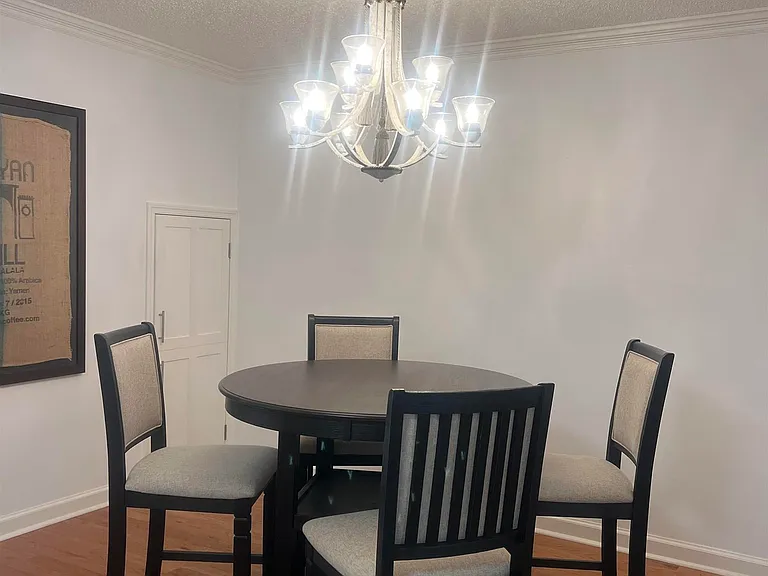 427 Russell St NE — Photo 5