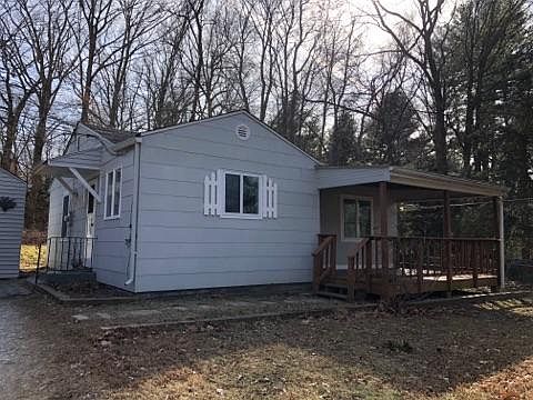 1st image of 6 Rogers Ln