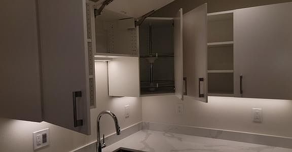 5th image of 2274 Park Blvd #2