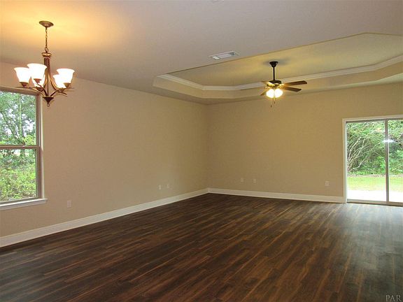 3rd image of 804 Oak Aly