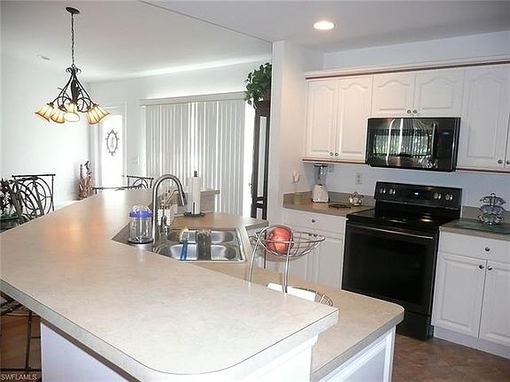 3rd image of 224 NW 24th Pl