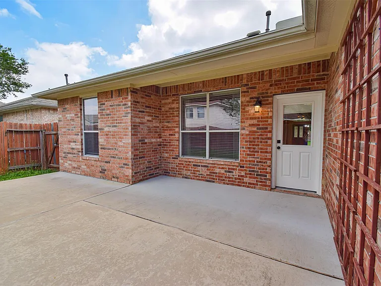 17911 Serene Shore Dr — Photo 42