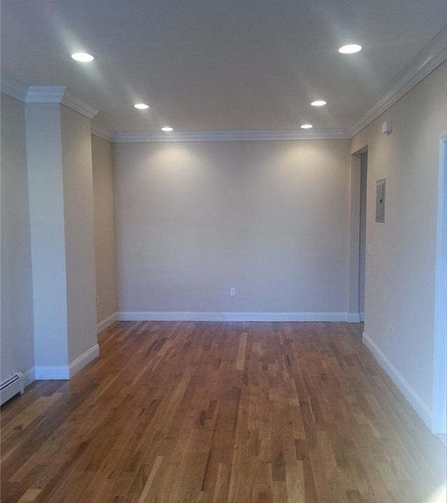 1st image of 8415 102nd St