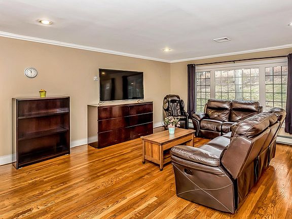 4th image of 253 Sugar Toms Ln