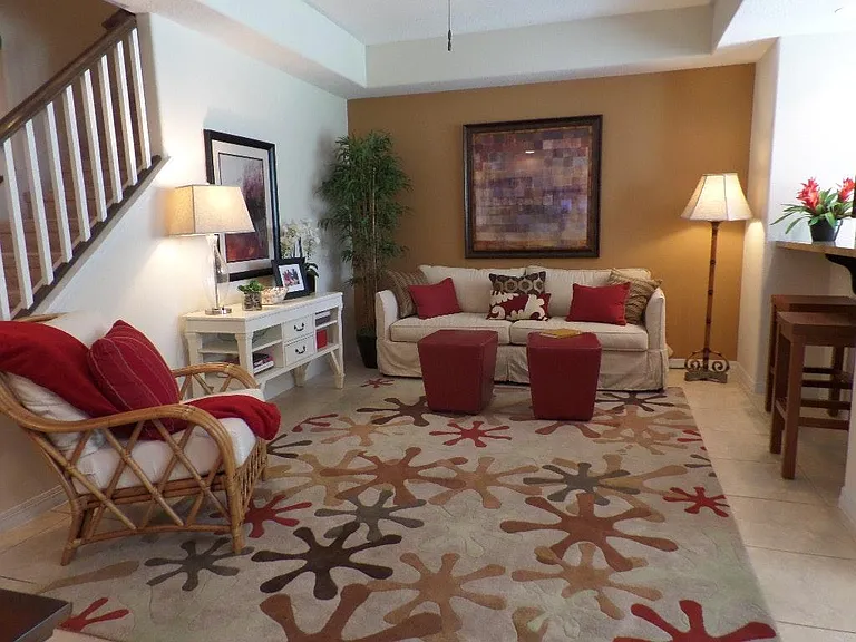1029 Laurel Ridge Ln — Photo 2