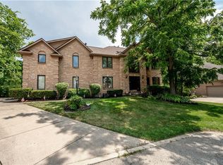 120 Country Club Ln, Springboro, OH 45066