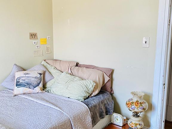 4th image of 2201 Harriet Ave APT 3