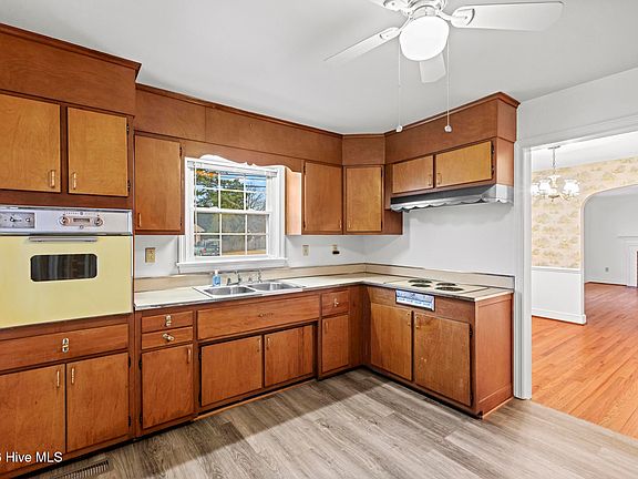 4th image of 305 Doris Avenue