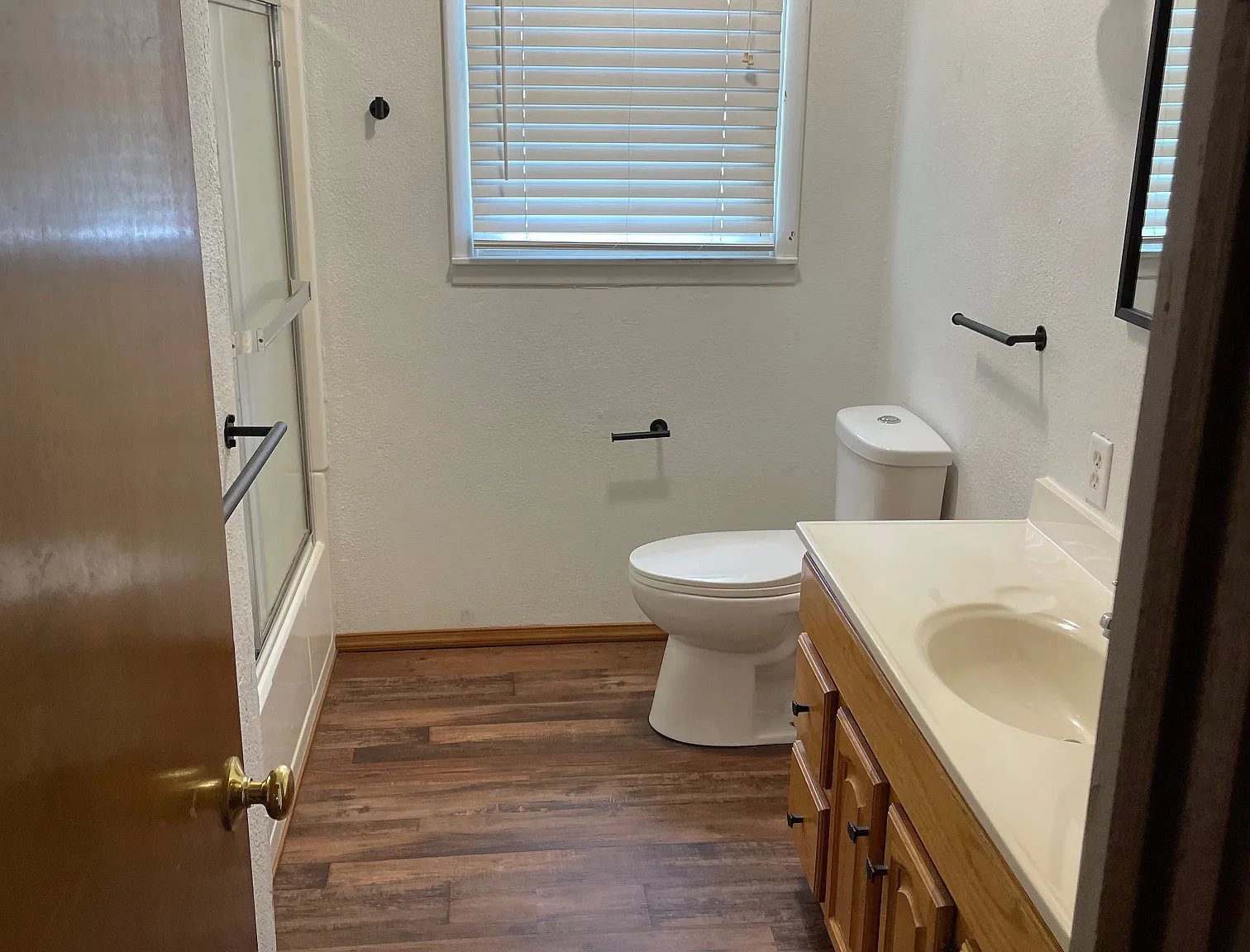 3 bed, 1250 sqft, $1,500 — Photo 2