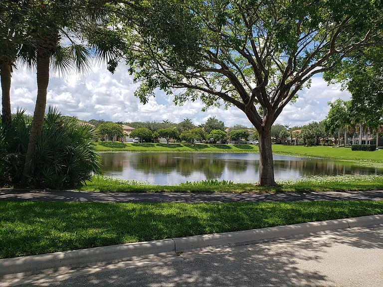 1445 E Bexley Park Dr — Photo 31
