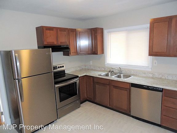 4th image of 1022 Blanton Dr