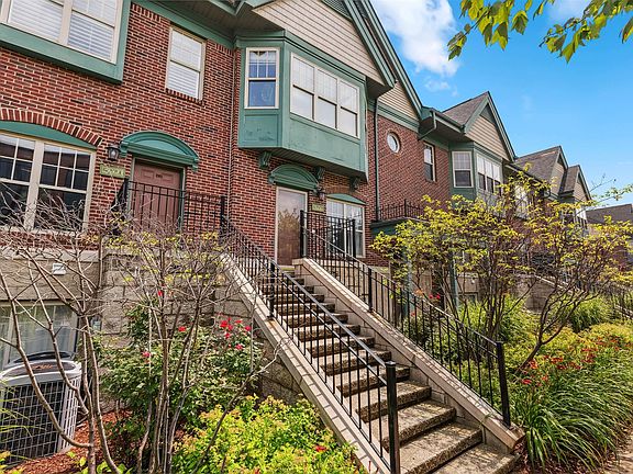 2nd image of 2656 Woodward Ave