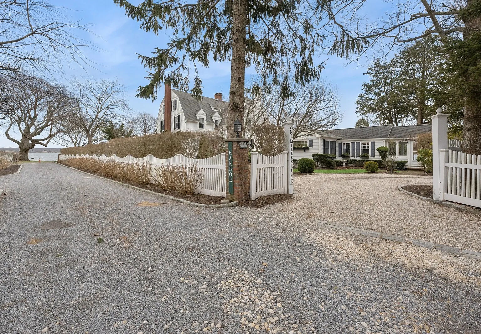 Welcome to your very own pied-a-terre cottage! — Photo 3