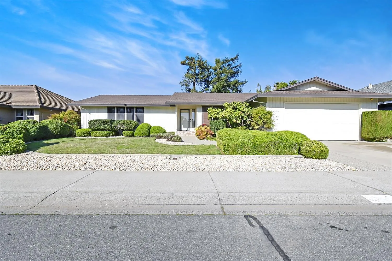 1640 Elizabeth Ln photo 1