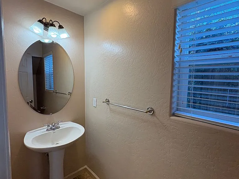 3310 N Tilden Ct — Photo 15