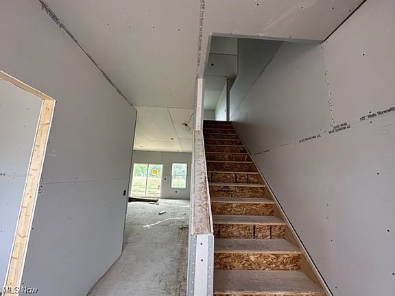 2nd image of 3066 McIntosh Dr NE