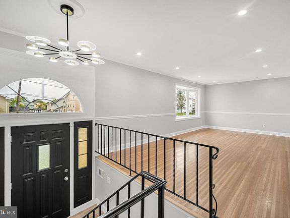 5th image of 1843 Sanford St