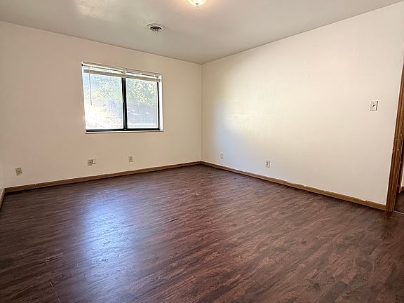 5th image of 2109 Scheel St #D