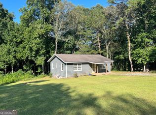 726 Robertson Loop Rd, Clarkesville, GA 30523