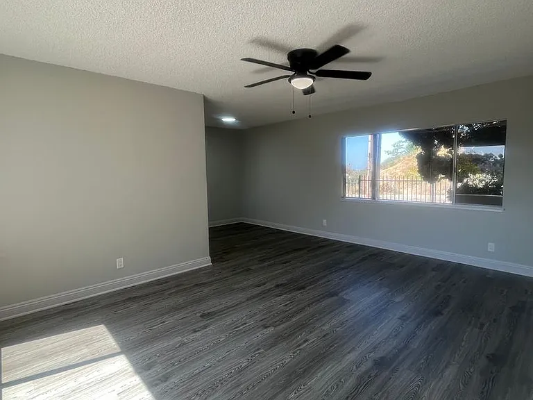 11530 S Normandie Ave — Photo 5