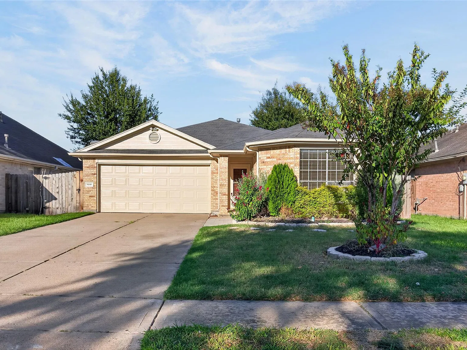 3 bed, 2.0 bath, 1313 sqft, $1,950 — Photo 2