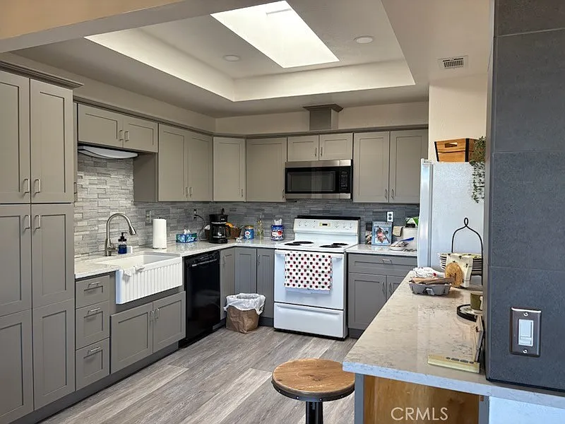2 bed, 1285 sqft, $2,298 — Photo 3