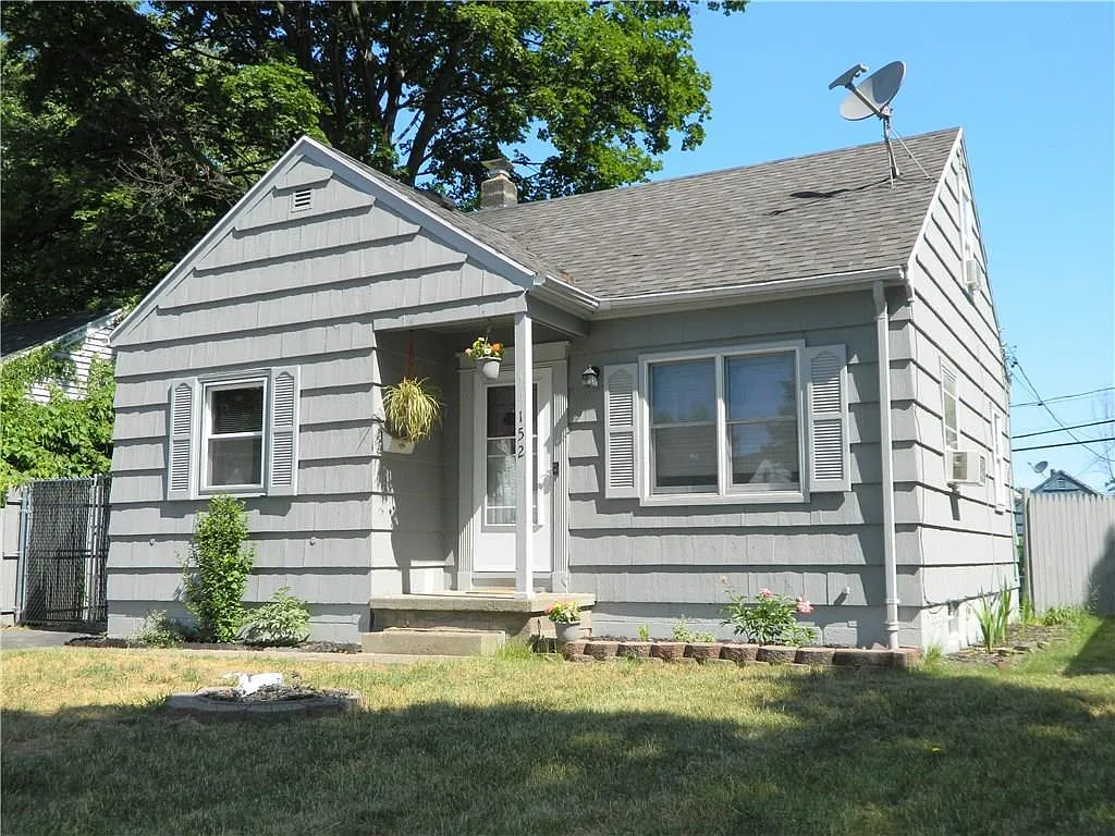 152 Leonard Rd photo 1