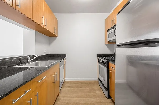 Rented by Greystar | media 2