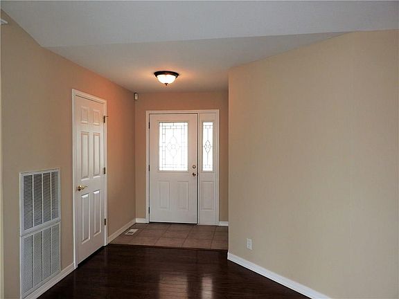 2nd image of 36 Dulverton Dr