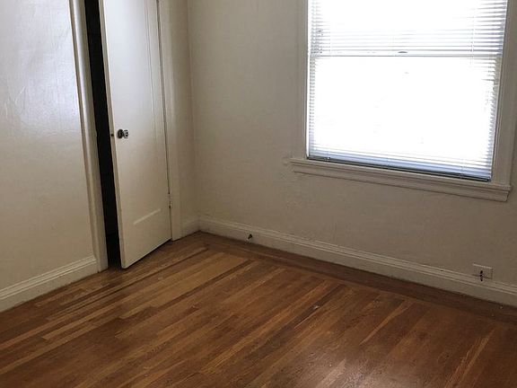 2nd image of 2125 Hearst Ave APT 10