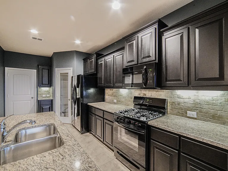 4004 Stone Trail Dr — Photo 4