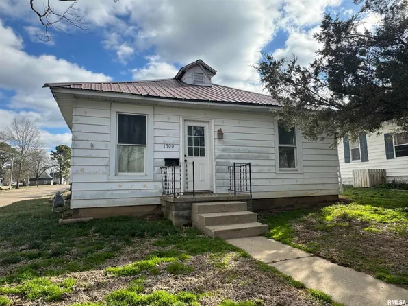 1500 W Tyler St, Herrin, IL 62948