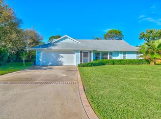 215 8th Ct, Vero Beach, FL 32962
