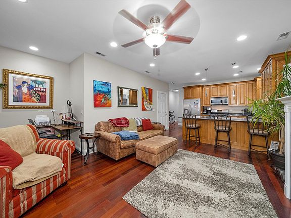 4th image of 5301 W Leland Ave