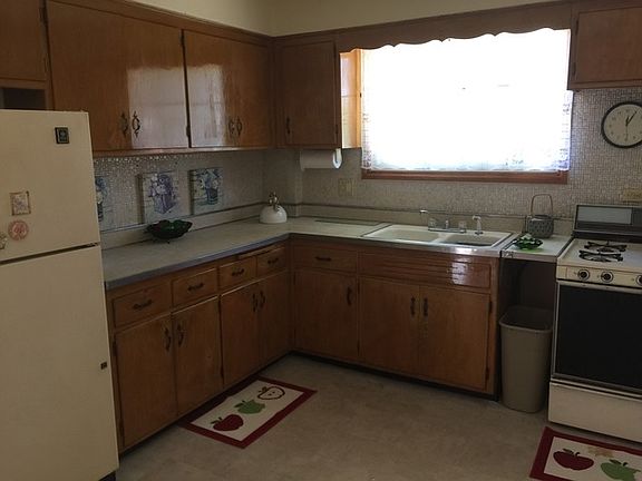 3rd image of 245 49th Ave