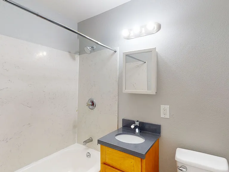 5549 Foothill Blvd — Photo 8
