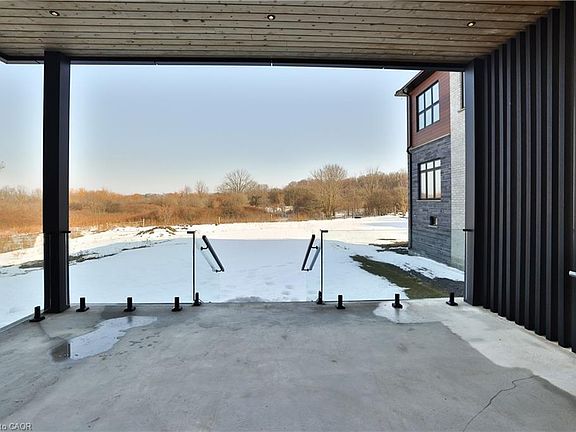 3rd image of 70 Upper Mount Albion Rd